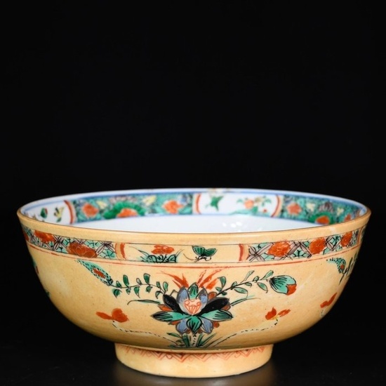 Bowl - Rare bol en porcelaine dit « Café au Lait » aux émaux de la Famille Verte - Porcelain