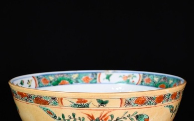 Bowl - Rare bol en porcelaine dit « Café au Lait » aux émaux de la Famille Verte - Porcelain
