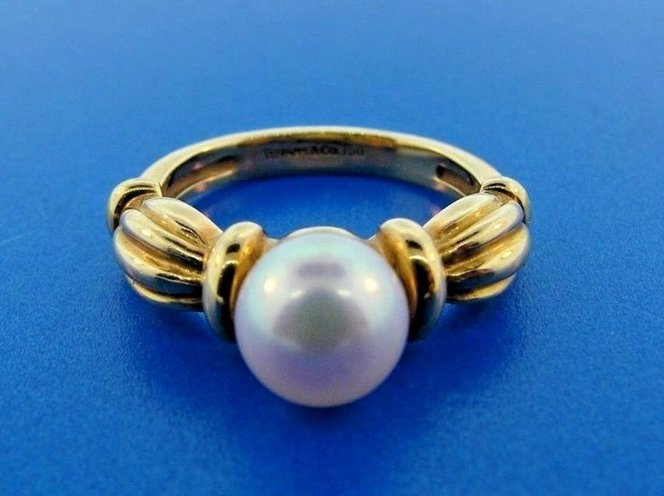 CLASSIC Tiffany & Co. 18k Yellow Gold & Pearl Ring
