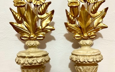 Candlestick Pair of 18th century palm holders, with gold leaf wooden flowers (2) - Wood
