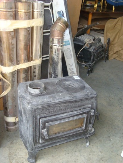 Cast Iron Fire Place Wood Stove with Set of S/Steel Funnels