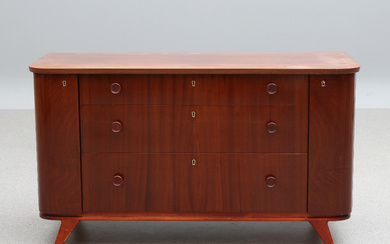 Chest of drawers. Mahogany. With decor of small drawers in the sides. 1940s/50s.