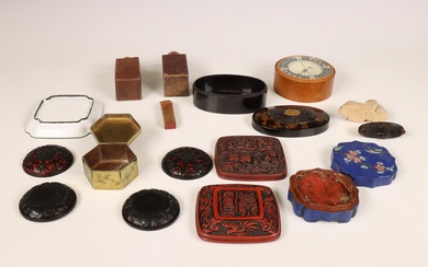 China and Japan, collection of various small works of art, 19th-20th century