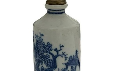 Chinese Blue & White Porcelain Handmade Landscape Design Snuff Bottle