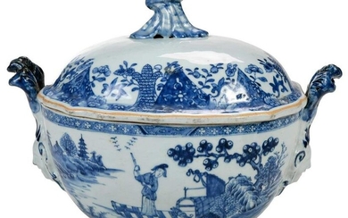 Chinese Export Tureen with Prince of Wales Motif