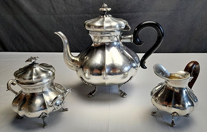 Coffee and tea service (3) - .800 silver - Italy - Second half 20th century