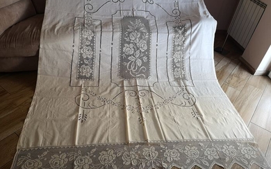Curtain with carving and filet embroidery completely by hand - Linen - 21st century