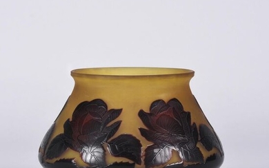 D'Argental Glass (Early 20th Century) French Art Nouveau Cameo Glass Bowl. Japanese inspired deep red/maroon roses against a yellow field, signed d'Argental and with the Cross of Lorraine. Circa 1920. Height 9cm.