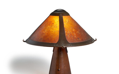 DIRK VAN ERP (1860-1933) Table Lamp circa 1913-1915 hammered copper,...