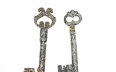 Deux clés à tige forée, l’une avec insert... - Lot 5 - Art Richelieu