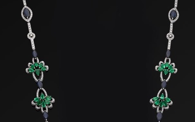 Extravagantes Saphir-Smaragdcollier
