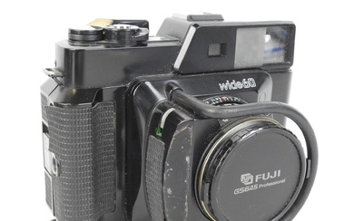 FUJI : Appareil photo modèle WIDE 60 GS 645. Objectif EBC FUJINON 60 mm 1:4.