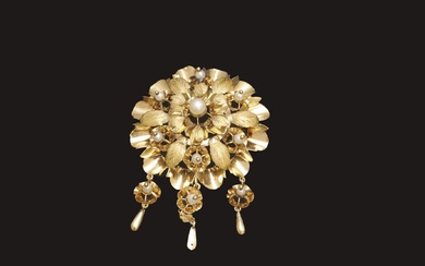 Gold and pearl brooch