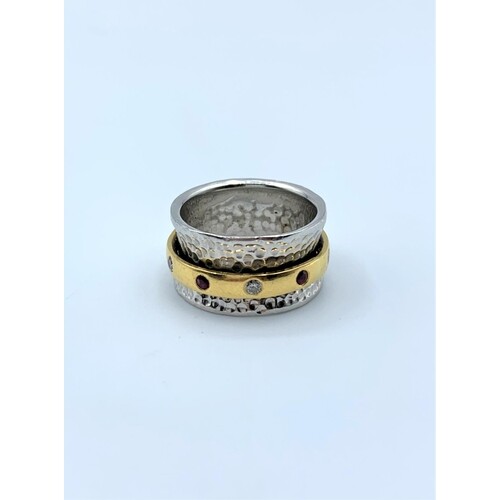 Hand made 18ct white gold ring with 18ct yellow gold rotati...