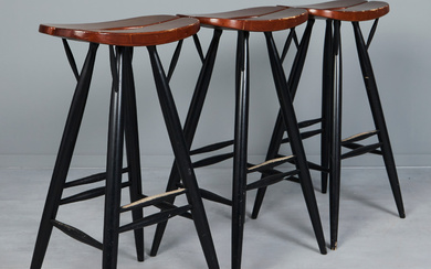 ILMARI TAPIOVAARA. Artek, three bar stools/bar chairs, 'Pirkka' model, birch, pine, designed in the 1950s, Finland (3).