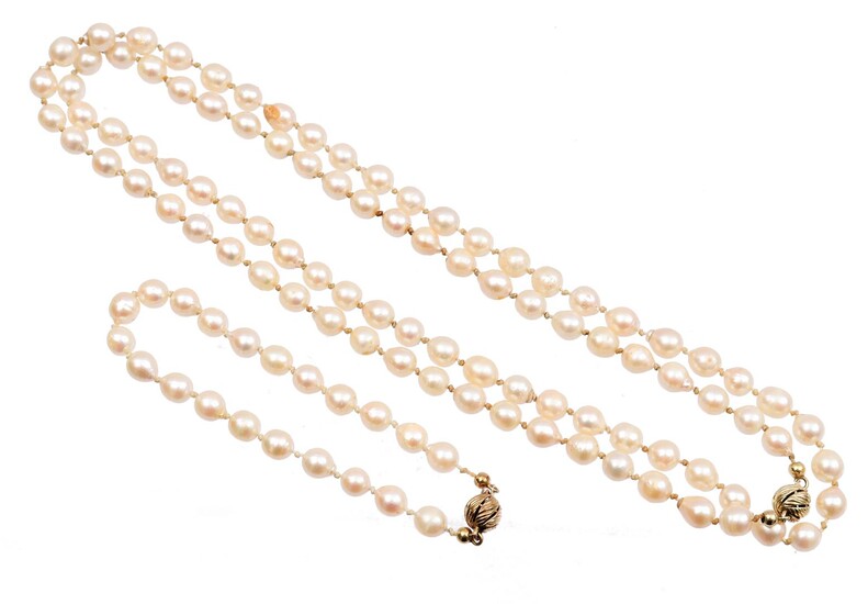 (-), Imitation pearl necklace, approx. 82 cm with...