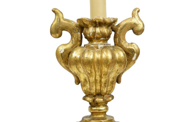 Lampada da tavolo in legno intagliato e dorato, XIX secolo, ingombro cm 54x27, (difetti)