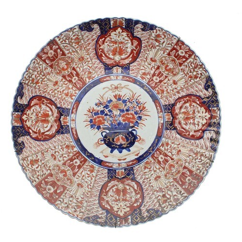 Large 19th century Japanese fluted Imari charger, decorated ...