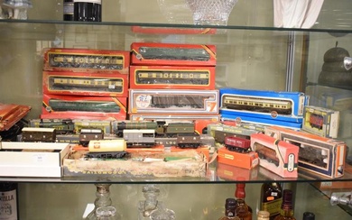 Large quantity of OO Gauge rolling stock and wagons...