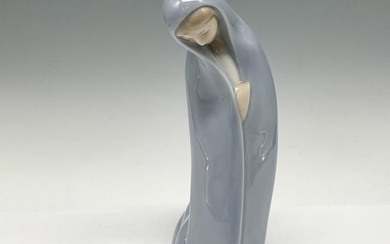 Lladro Porcelain Figurine, Madonna 1000102.04