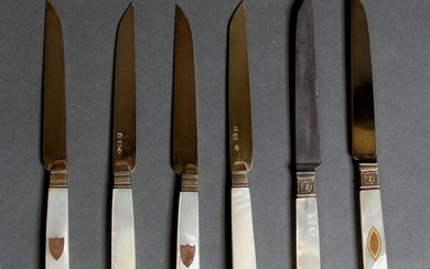 Lot : - Quatre couteaux à fruits manches... - Lot 5 - Kahn & Associés