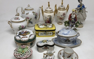 Lot de porcelaines comprenant: - "Femme... - Lot 5 - Art Richelieu - Castor Hara