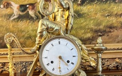 Mantel clock - Empire - Gilt bronze - 1800-1850