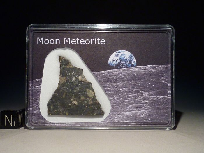 Moon Meteorite NWA 11273 end-cut - 33×32×6.2 mm - 6.67 g