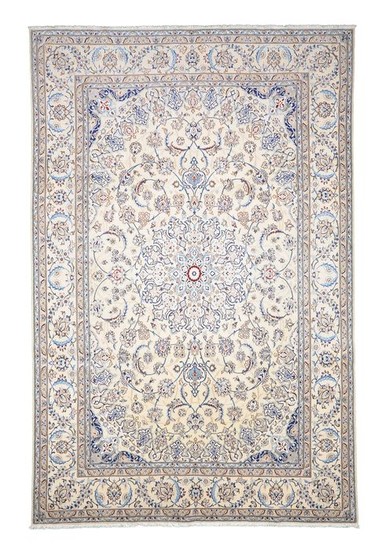 Nain - Carpet - 323 cm - 205 cm