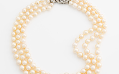 Necklace with cultured pearls clasp 18K white gold with round brilliant-cut diamonds