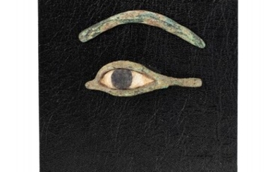 Oeil gauche d'inscrustation de masque de sarcophage