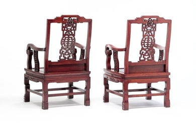 PAIR OF ARMCHAIRS.