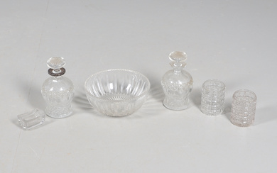 PAIR OF GLASS DECANTERS & OTHER GLASS.