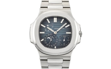 Patek Philippe Nautilus, Reference 5712 | A stainless steel bracelet watch with date, moon phases and power reserve indication, Circa 2017 | 百達翡麗 | Nautilus 型號5712 | 精鋼鏈帶腕錶，備日期、月相及動力儲備顯示，約2017年製