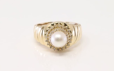 Pearl & Diamond Ring 18Kt.