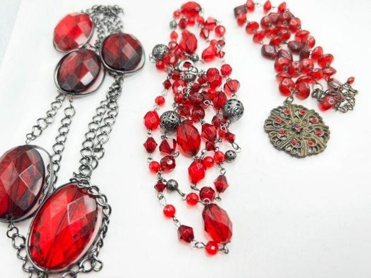 RED NECKLACES ASSORTMENT