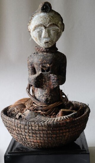 Reliquary - Black iron, Bone, Cord, Shells, Straw, Wood - Lumbu - Gabon - 36 cm