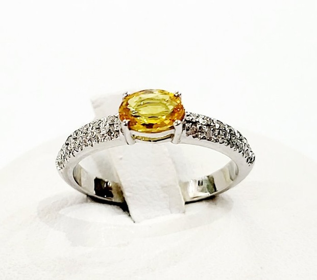 Ring - White gold Oval Sapphire - Diamond