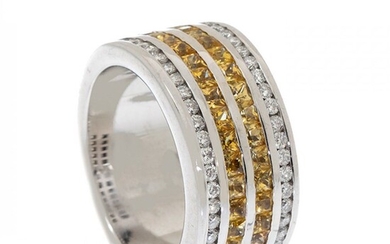 Ring in 18 carat white gold. Frontis with double lane of diamonds of total weight...