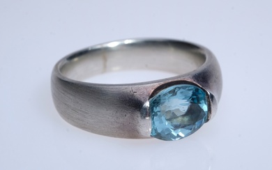 Ring set with large aquamarine (8x10mm), oval cut, beautiful brilliance, silver 925 setting, hallma