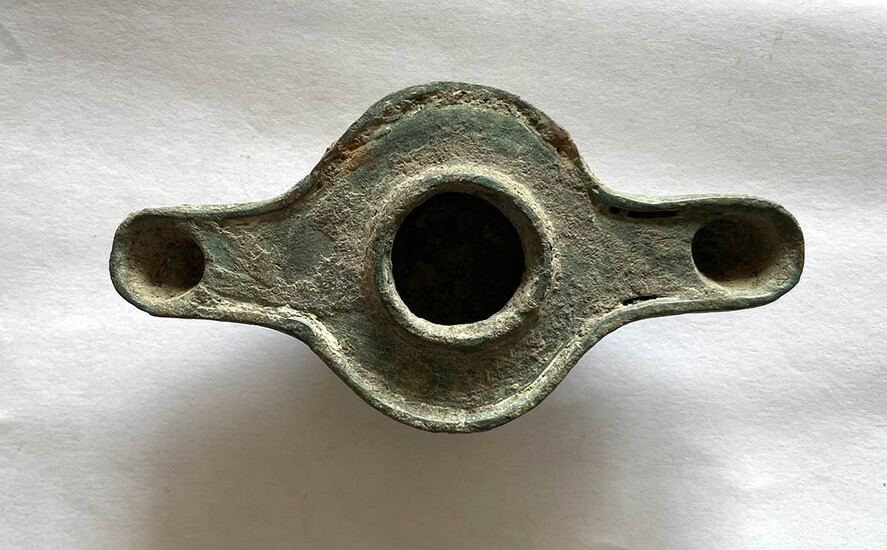 Roman bronze double oil lamp; untouched green patina; ca. 1st...