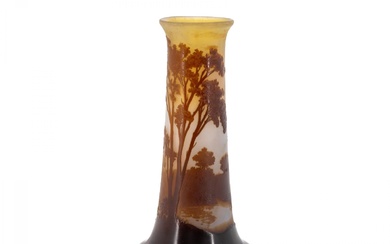 SMALL VASE WITH WETLAND LANDSCAPE