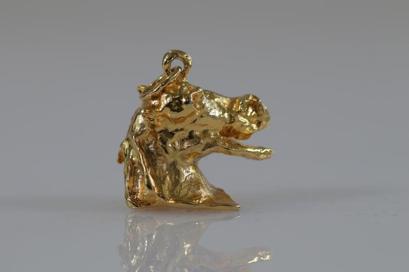 Salvador Dali - Pendant on gilded bronze with fine gold