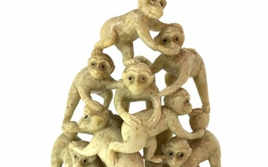 Scultura cinese in pietra saponaria, piramide di otto scimmiette, Cina, XIX...