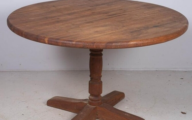 Sheraton style walnut pedestal dining table