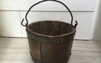 Ship equipment and fixtures - Ship bucket /Puts - Iron (wrought), Wood (Oak)