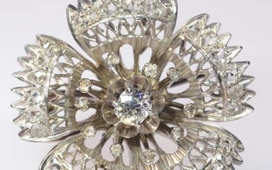 Silver - Brooch, Antique Victorian flower design - Anno 1890 -Diamond TDW 0.30 ct