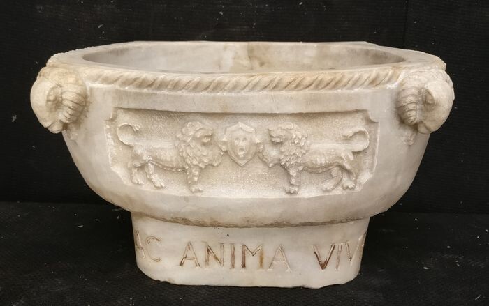 Spectacular Washbasin - Water is life - 50 x 40 cm - Greek Thassos marble - Late 19th century approx