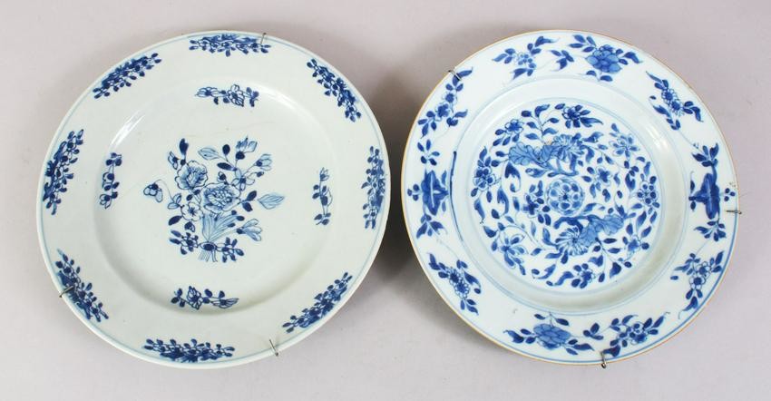 TWO 18TH CENTURY CHINESE BLUE & WHITE PORCELAIN PLATES