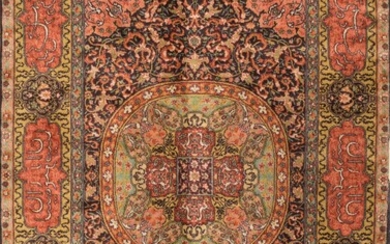 Tappeto persiano Khorassan con fitta decorazione a motivi naturalistici e...